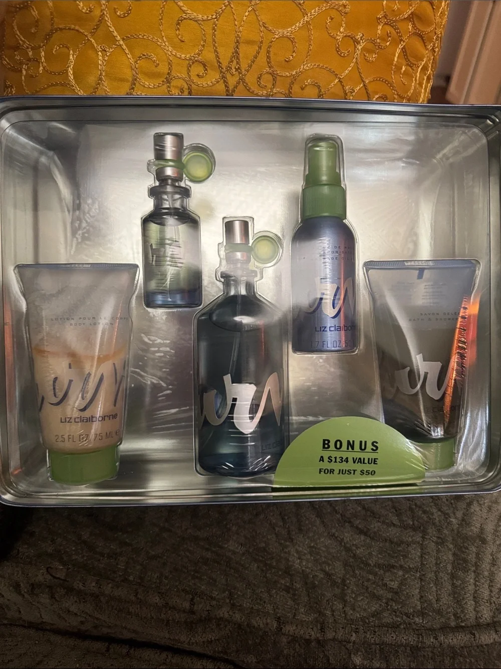 Liz Claiborne Vera Bath & Body Set in Green and Blue Accents